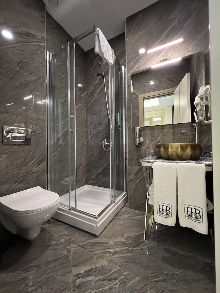 Brako Hotel 41/43
