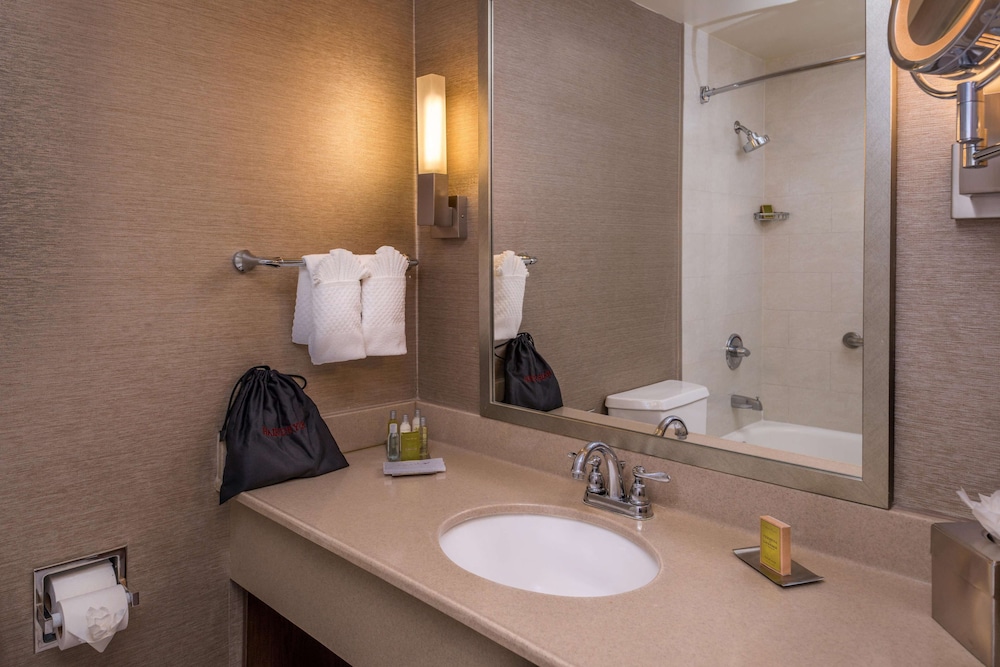 Doubletree By Hilton Whittier Los Angeles 35/79