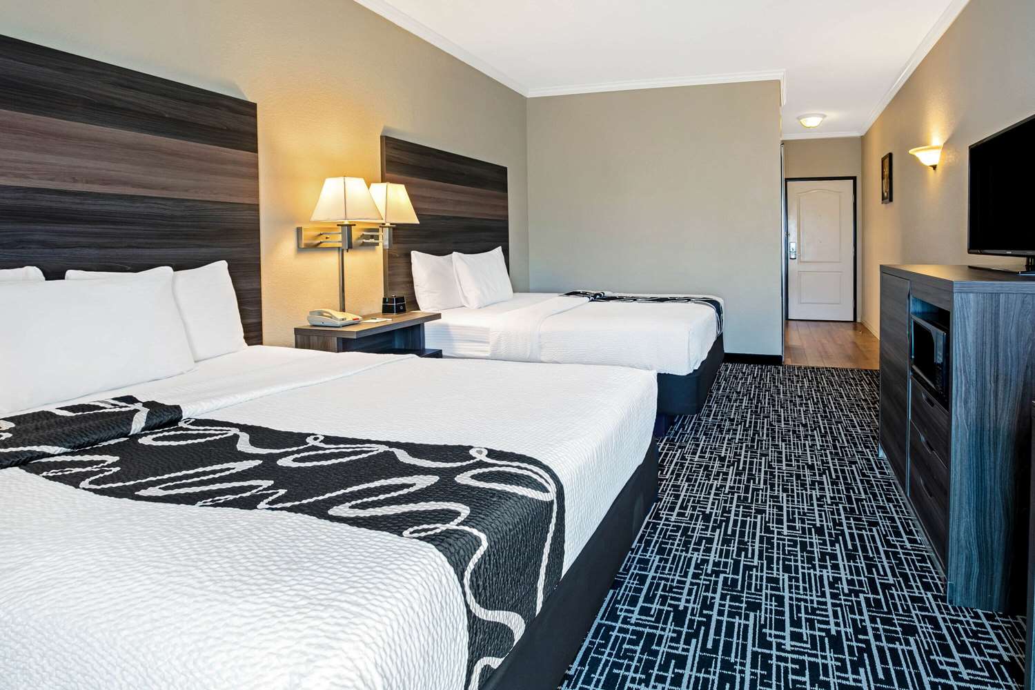 La Quinta Inn & Suites by Wyndham Garland Harbor Point 7/54