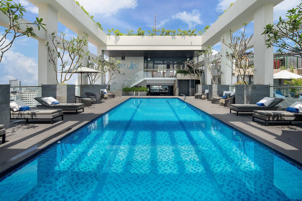 Paris Deli Danang Beach Hotel 77/80
