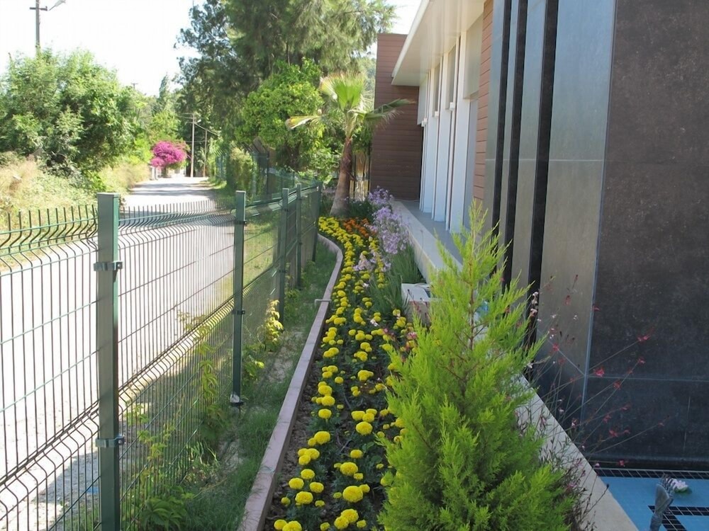 Batont Garden Resort Hotel 27/43