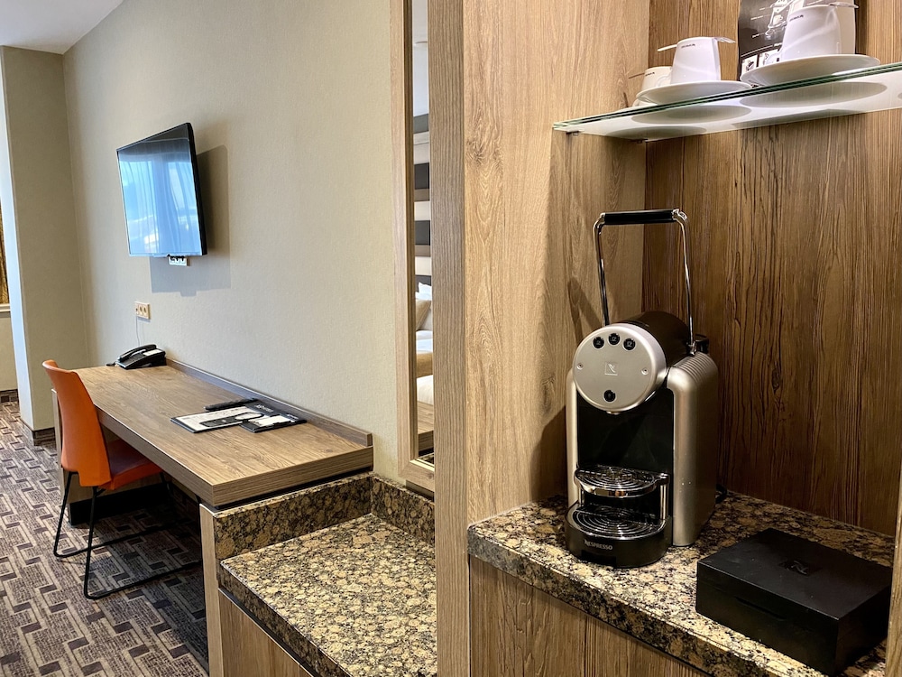 غرفة قياسية رباعية بسرير مزدوج وسريرين منفصلين، Xo Hotels Blue Tower 8/9