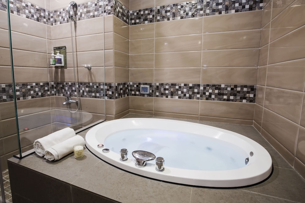 Duo Romance Motel Hualien 50/50