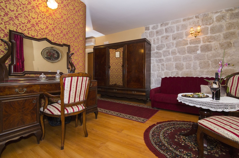 Hotel Pasike 36/77