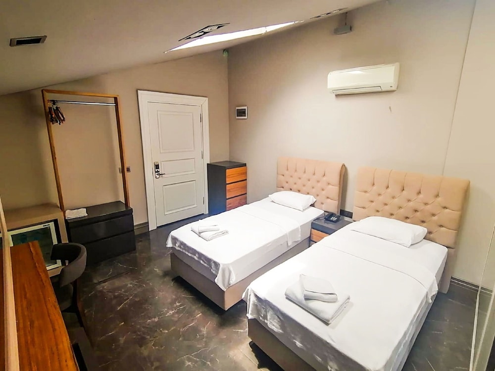 Upper House Hotel 40/55
