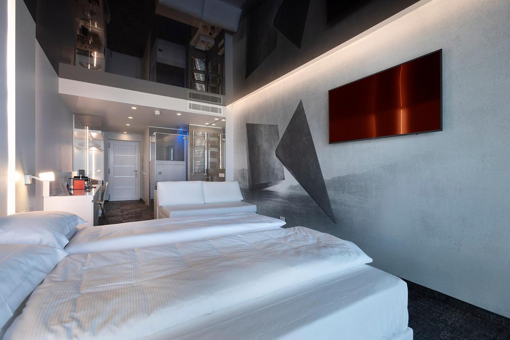 Junior Suite, Lake View, Balcony