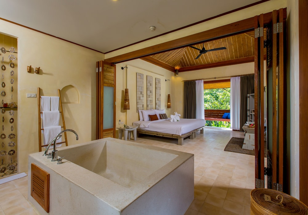 Bangsak Village - Adults Only 70/71