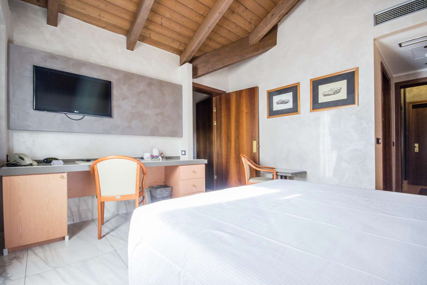 Connecting, Family, 2 Queen Beds, 2 Bathrooms 5/10