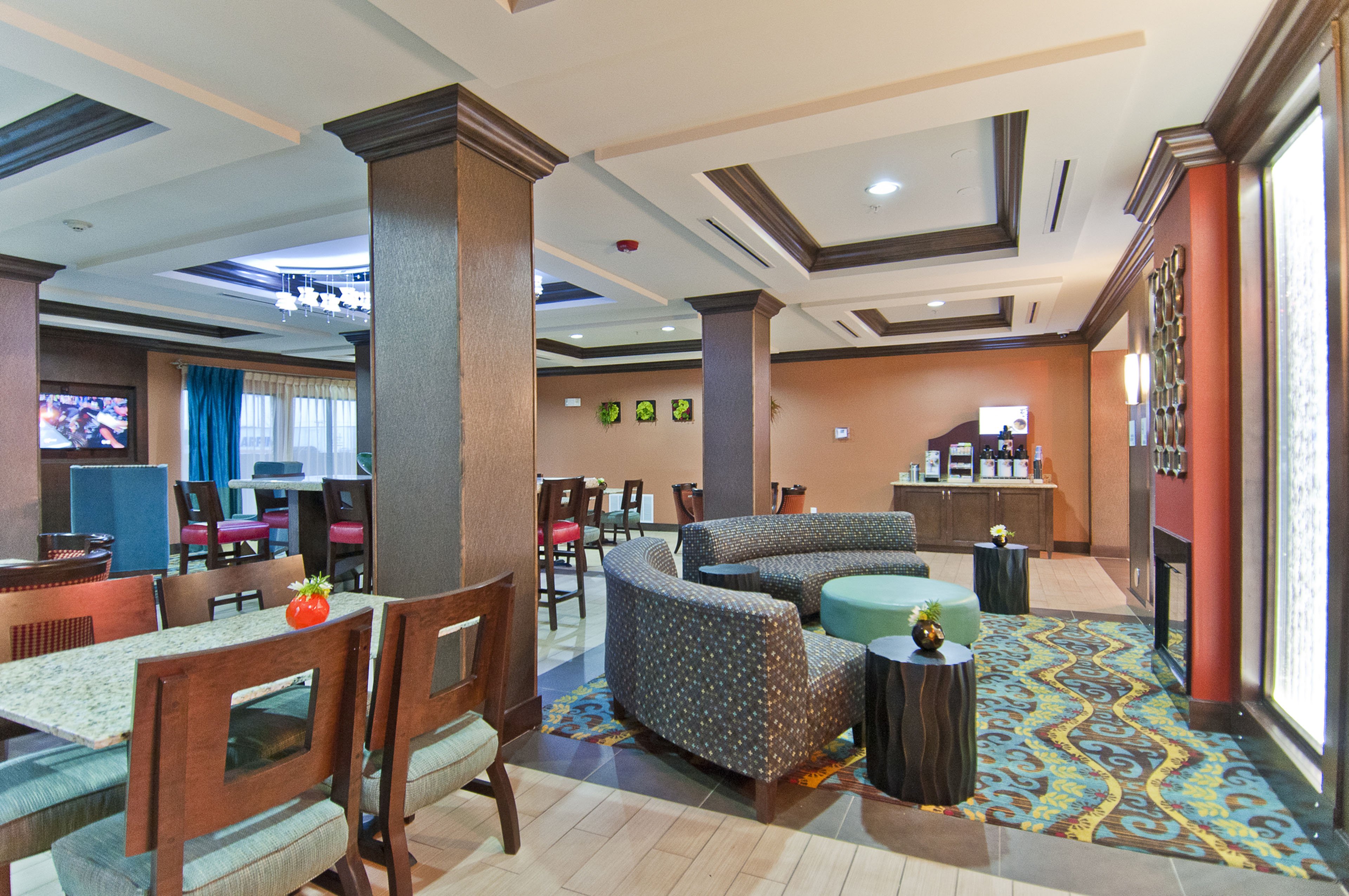 Holiday Inn Express Suites San Antonio Se By At T Center 46/73