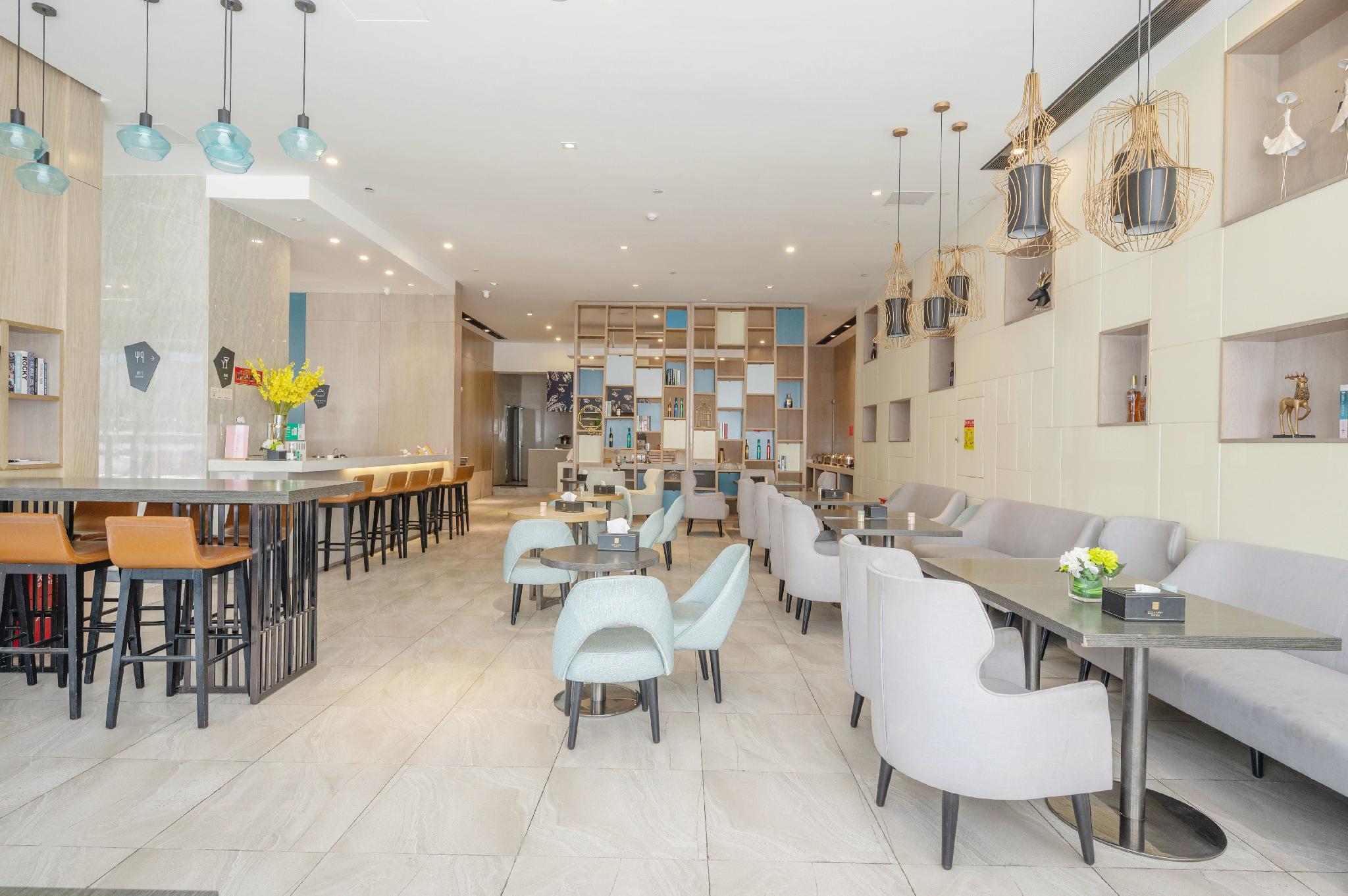 Echarm Hotel (Xiamen Airport Huojuyuan Metro Station) 54/76