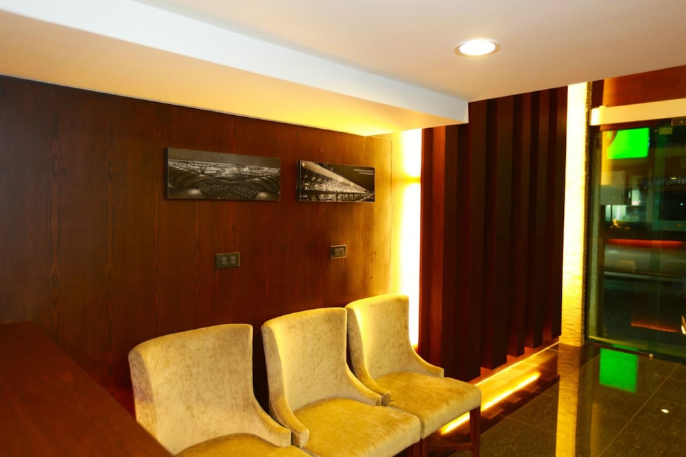 Collection O The Bangkok Airport Link Suite 42/56