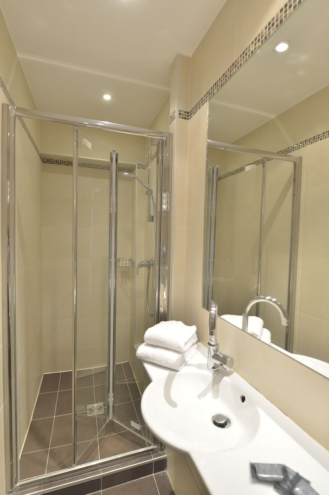 Hotel Renoir Paris Montparnasse 9/28