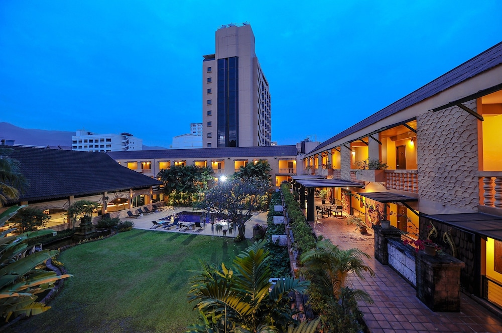 Holiday Garden Hotel And Resort 42/49
