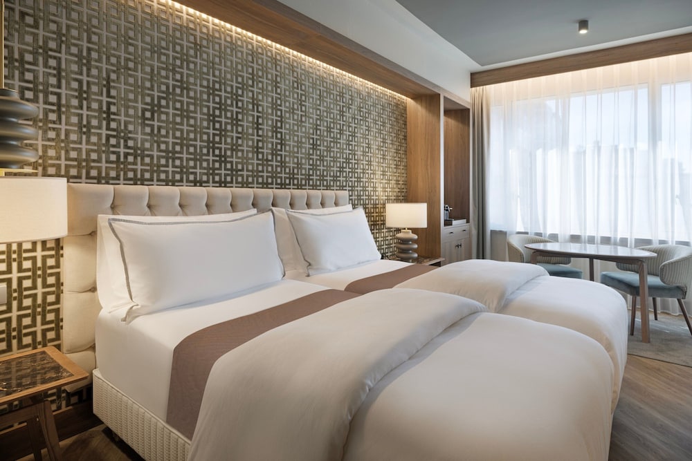 The Westin Madrid Cuzco 14/65