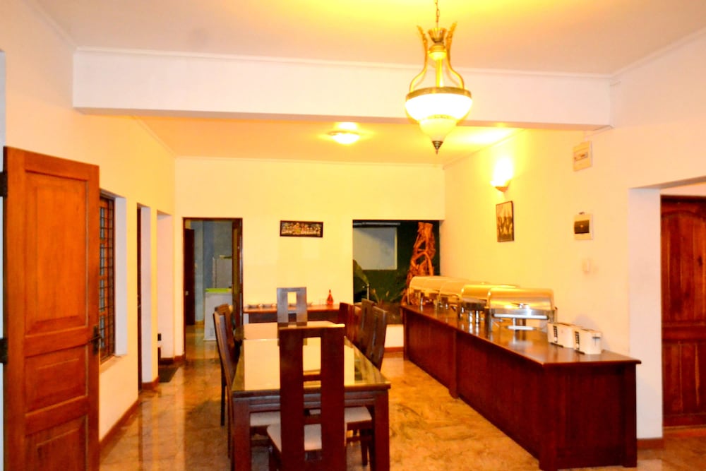 Capital Regency Hotel 31/44
