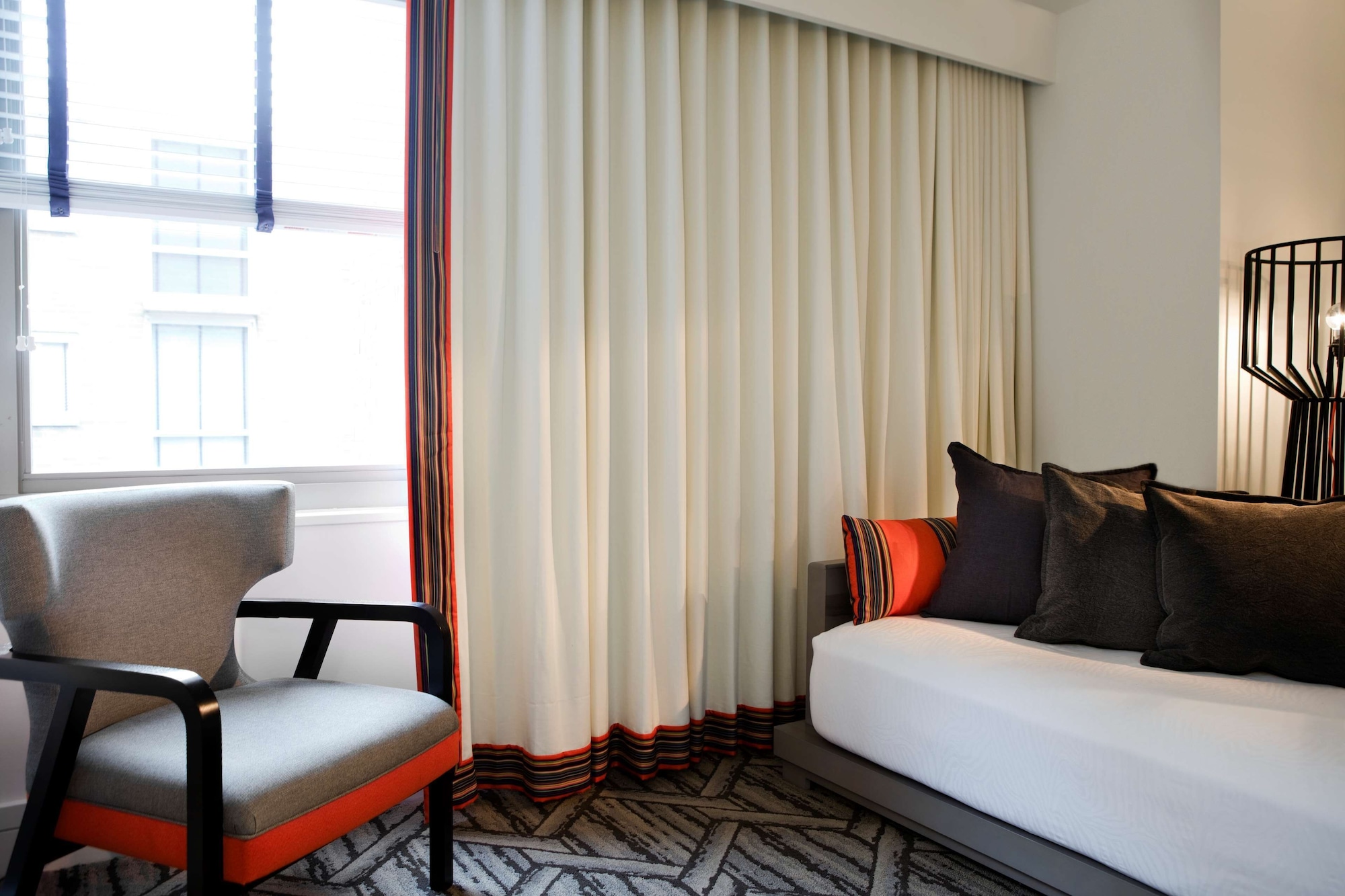 SPA, JUNIOR SUITE, KING BED
