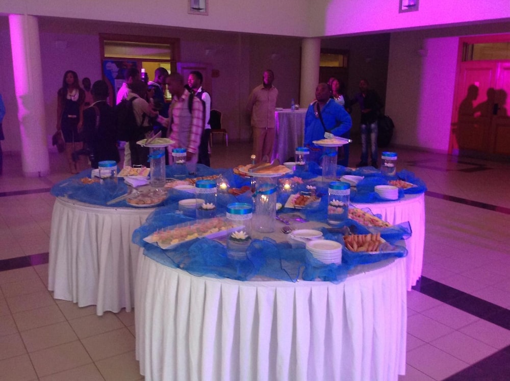 Vip Grand Maputo 30/41