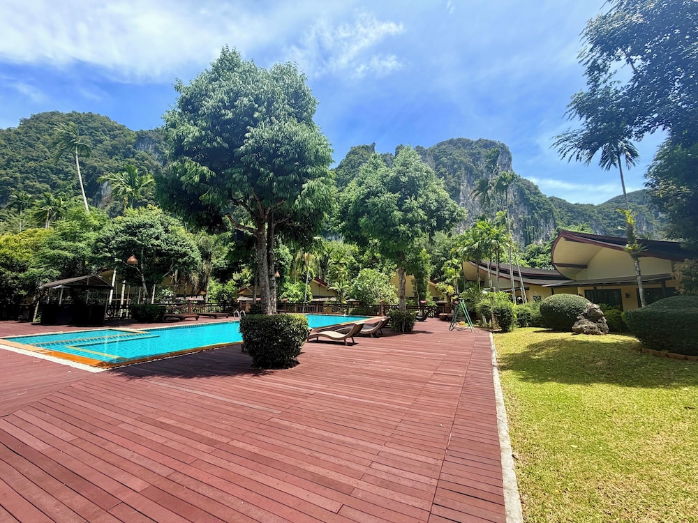 Aonang Phu Petra Resort 45/75