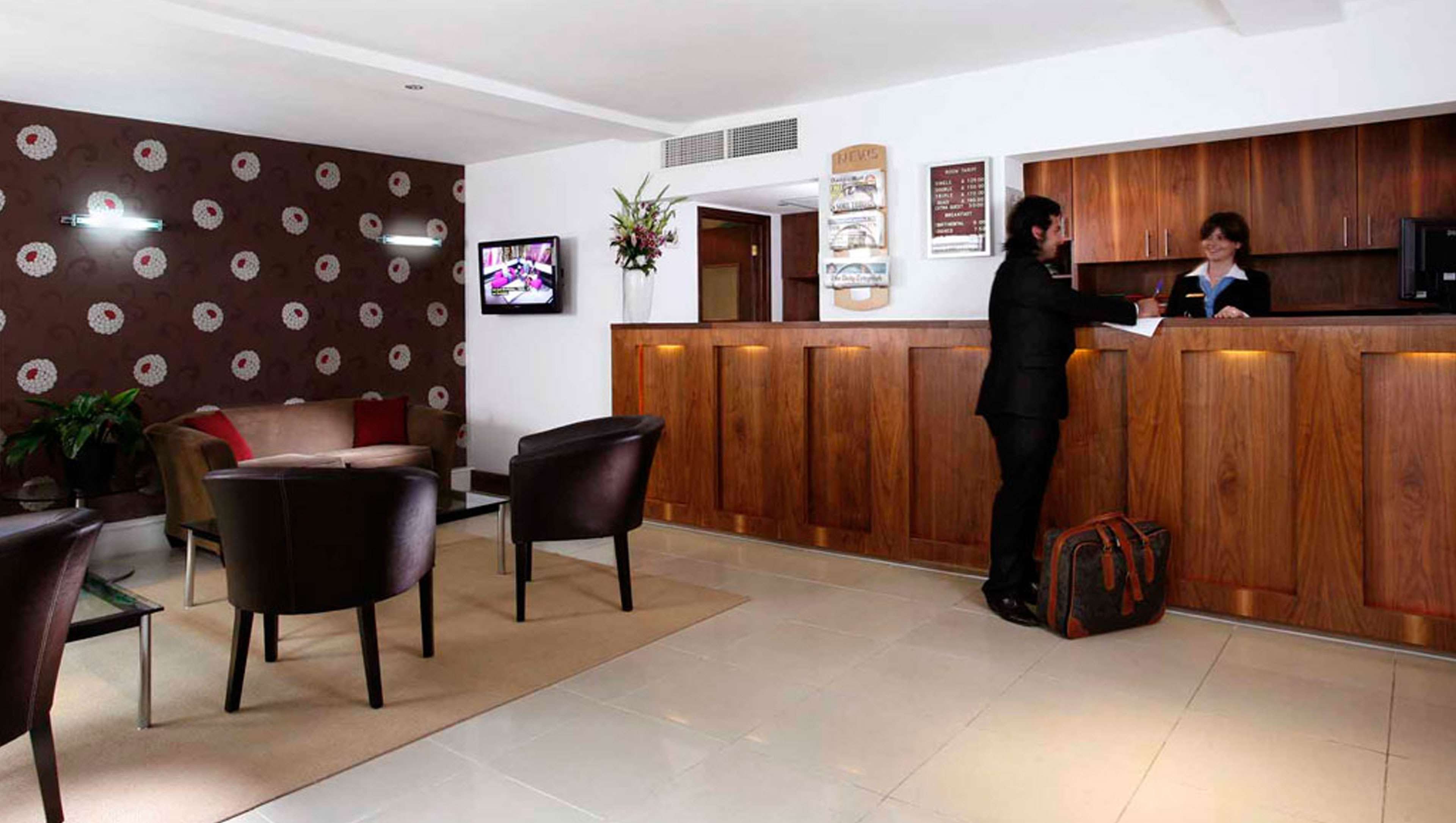 Kensington Court Hotel 8/51