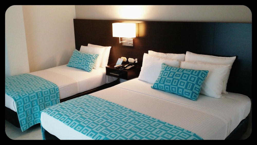 Hotel Manantial 25/68