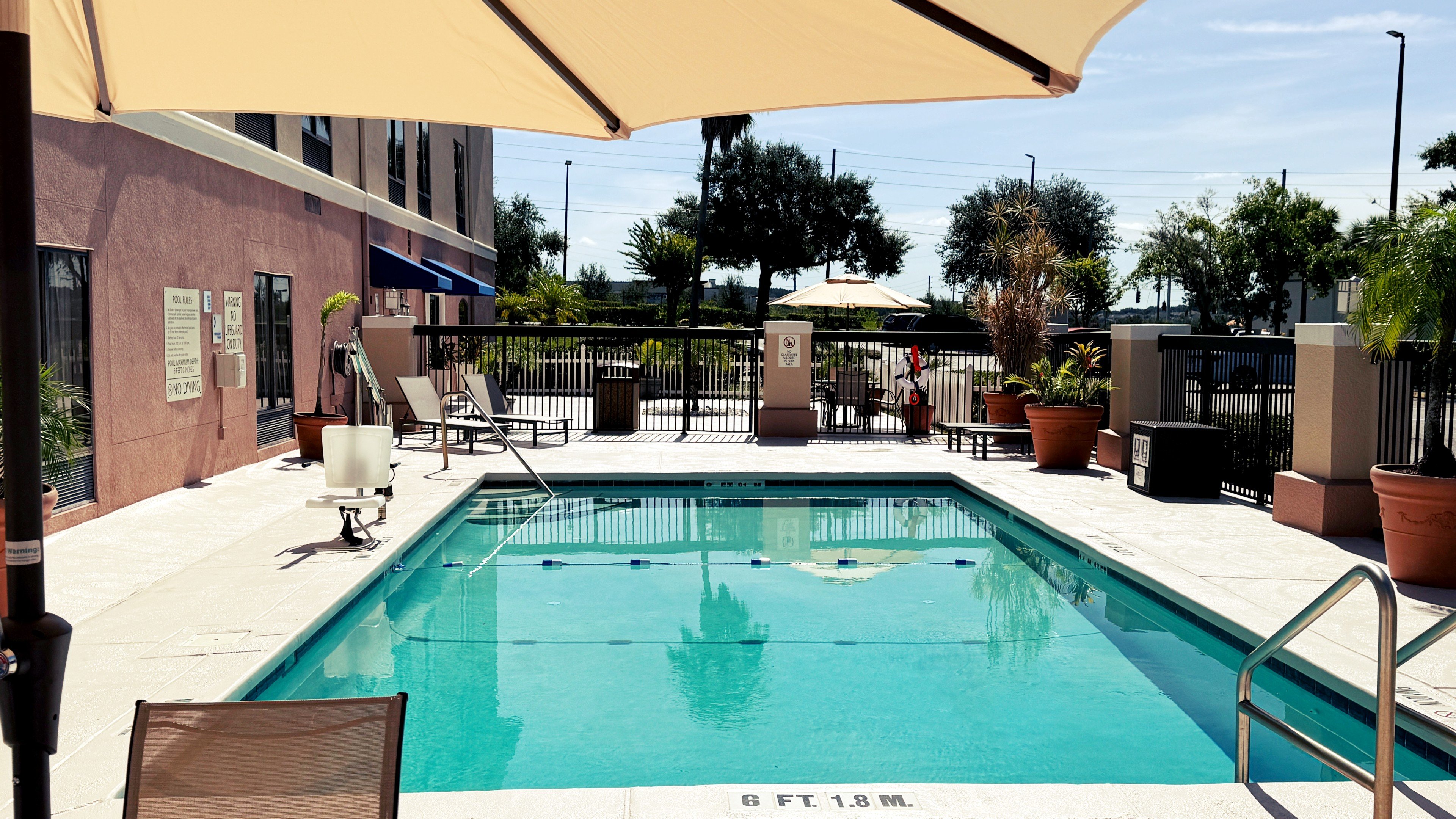 Holiday Inn Express Clermont 36/57