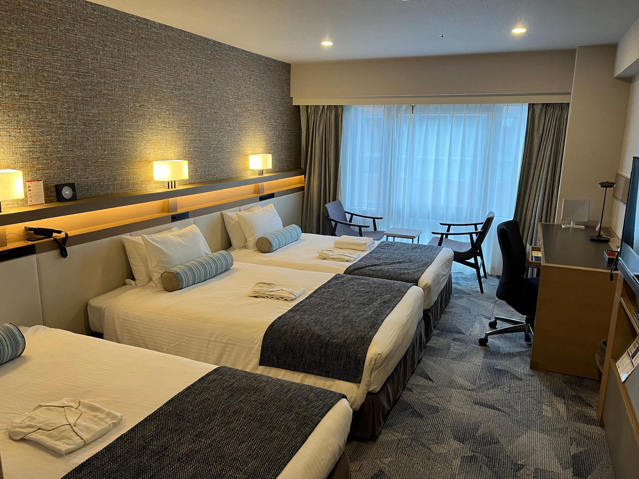 Semi Room, Hollywood, Superior, Triple, 3 Semi Double Beds، Hotel Sardonyx Tokyo 1/1