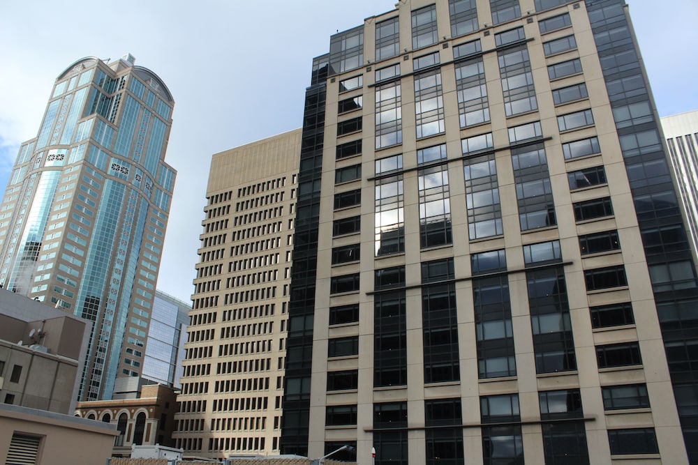 Executive Hotel Pacific 6/50