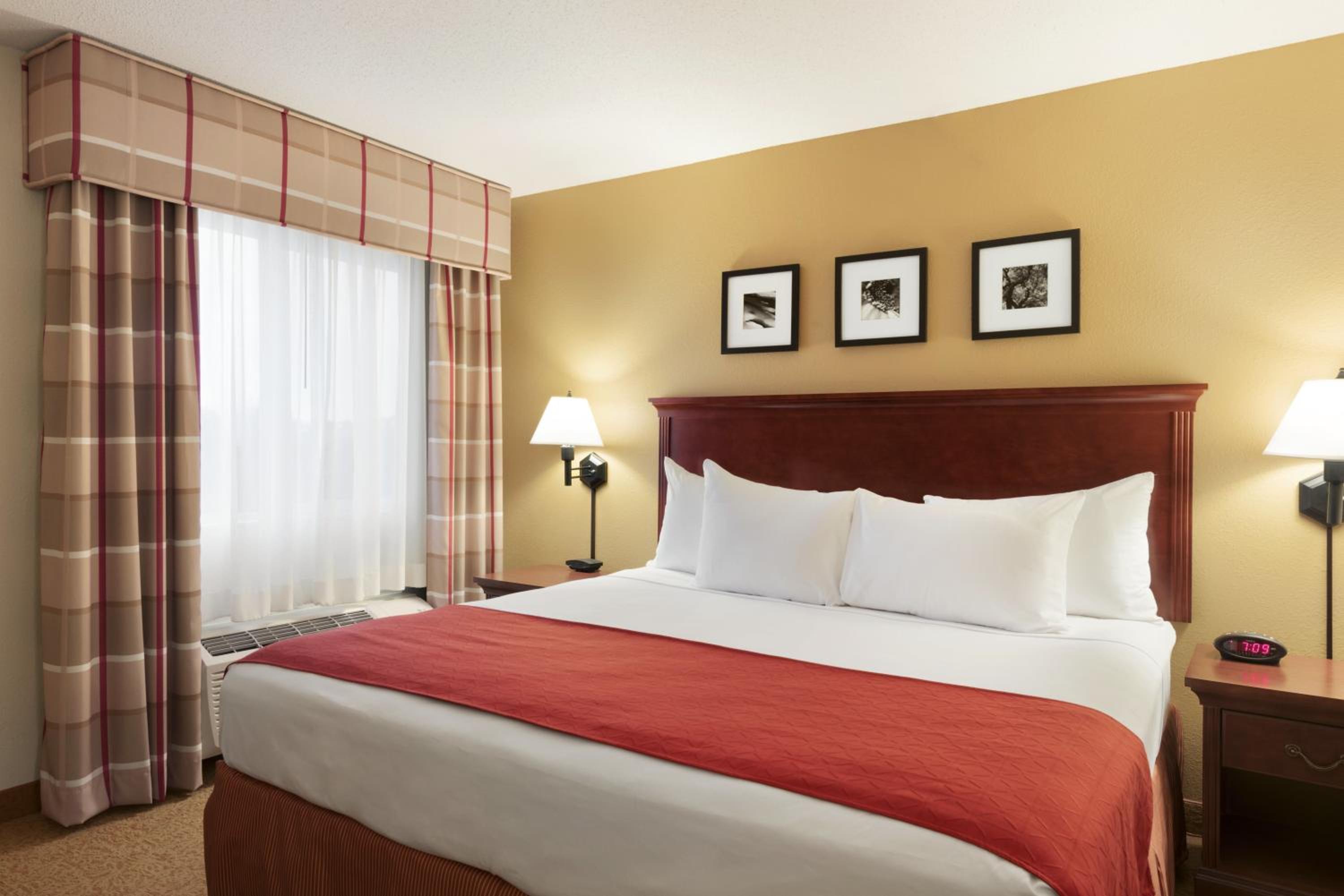 ROOM, 2 QUEEN BEDS, ACCESSIBLE
