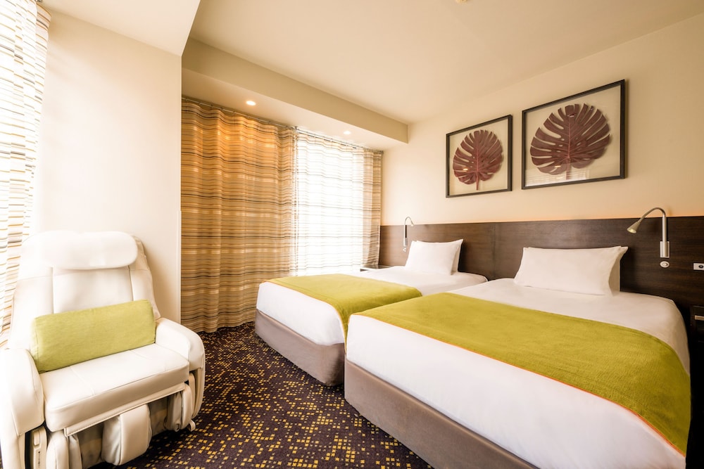 ROOM, TWIN BEDS