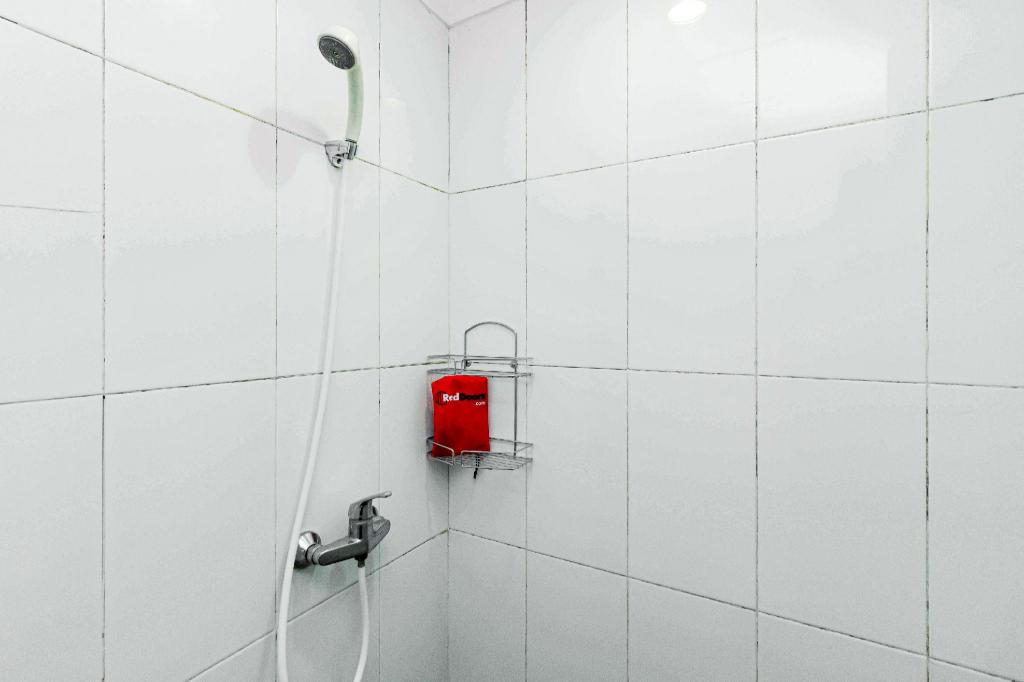 Reddoorz Plus Pasar Baru 42/43
