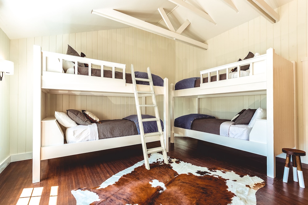 House, King Bed, 2 Bunk Beds, Bunk Bed