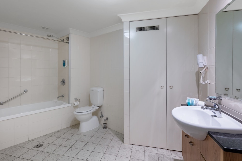 Nesuto Canberra Apartment Hotel 12/58