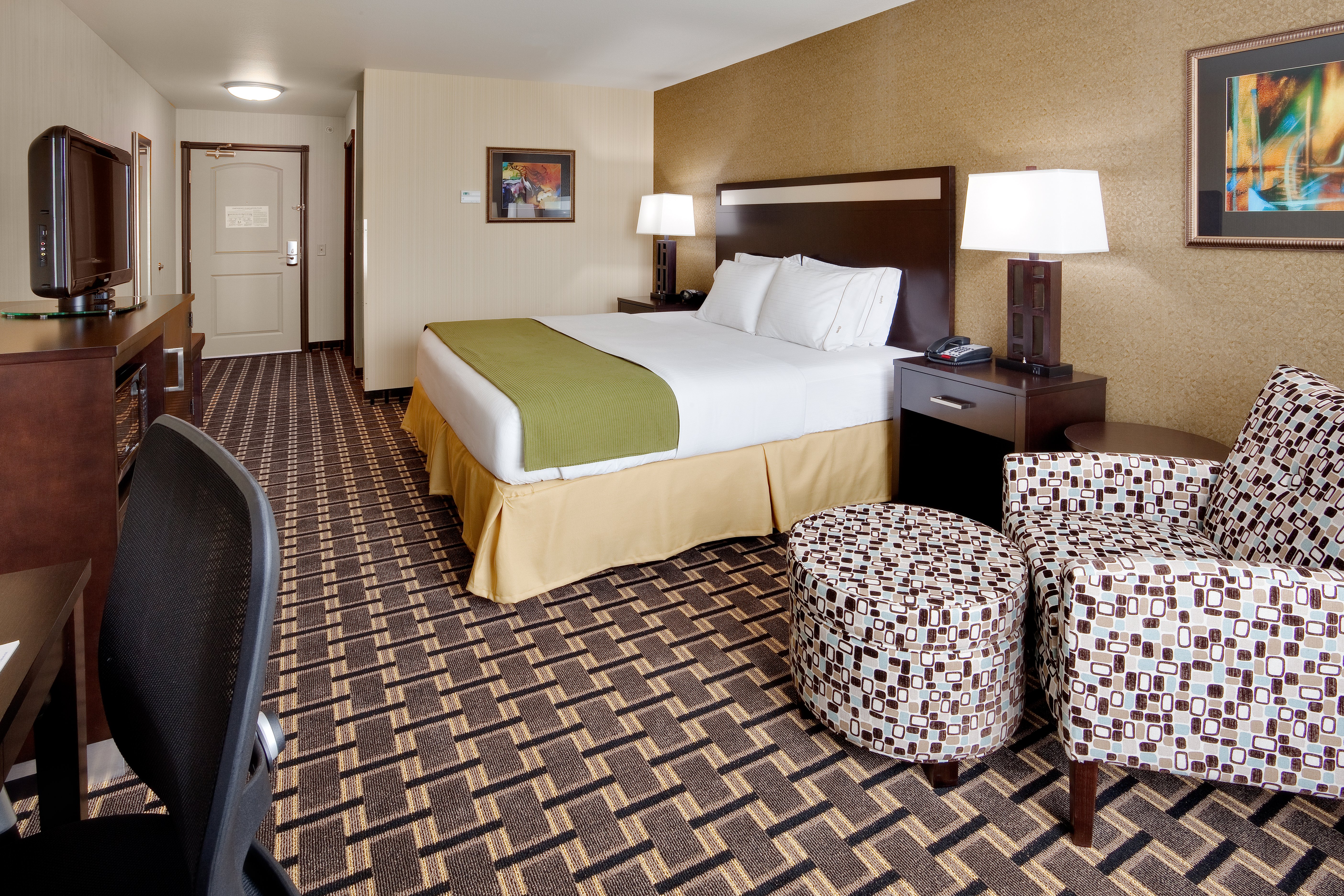 Holiday Inn Express Suites Limerick Pottstown 24/50