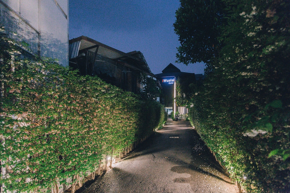 Iwualai Hotel 60/65
