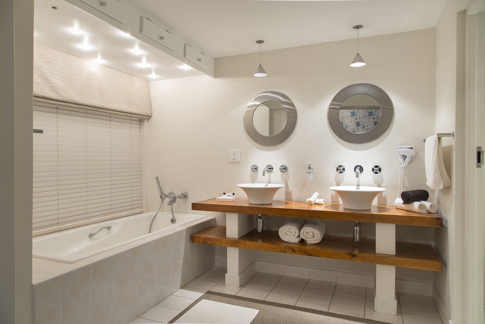 The Fernery Lodge & Chalets 50/50