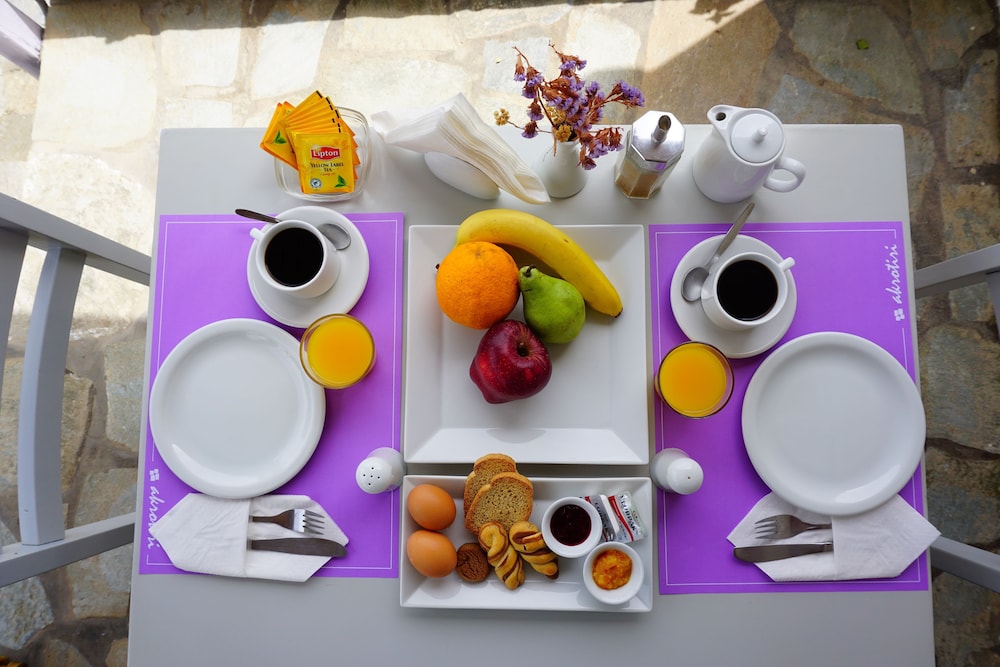 Akrotiri Hotel 29/68