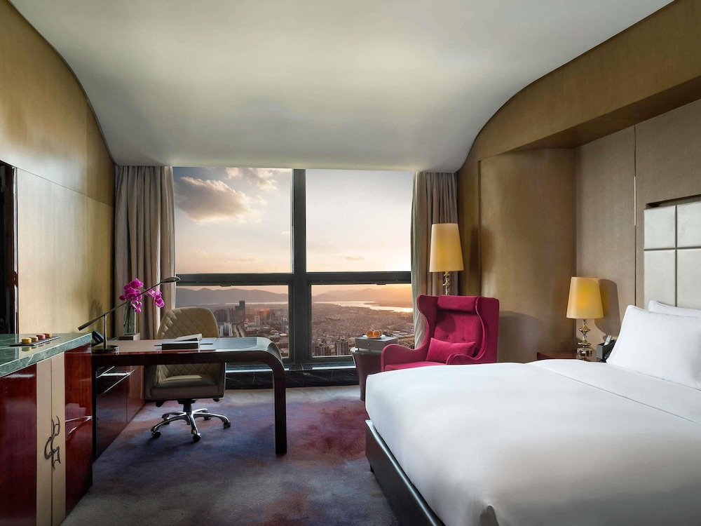 LUXURY, KING BED, LAKE VIEW