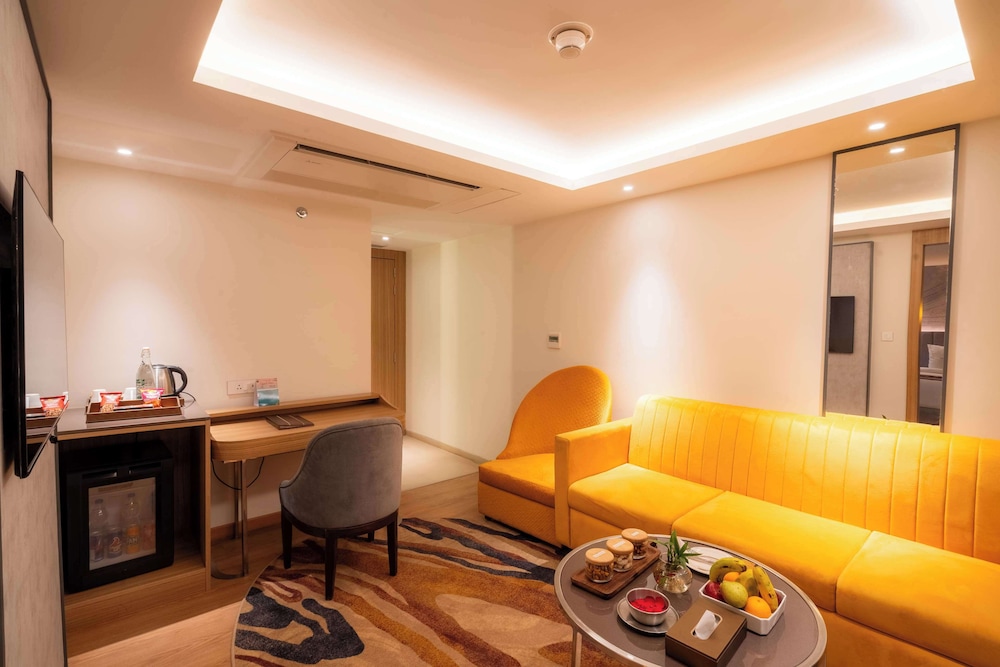 Golden Tulip Bhopal 35/50