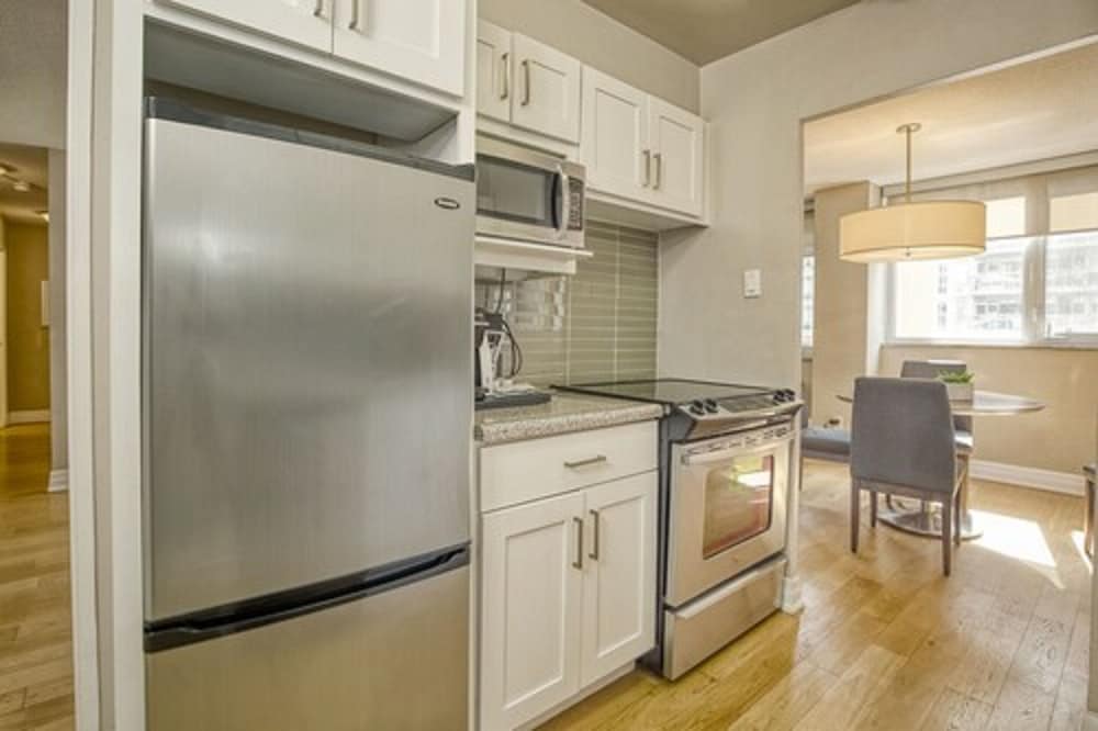 Town Inn Suites 19/44