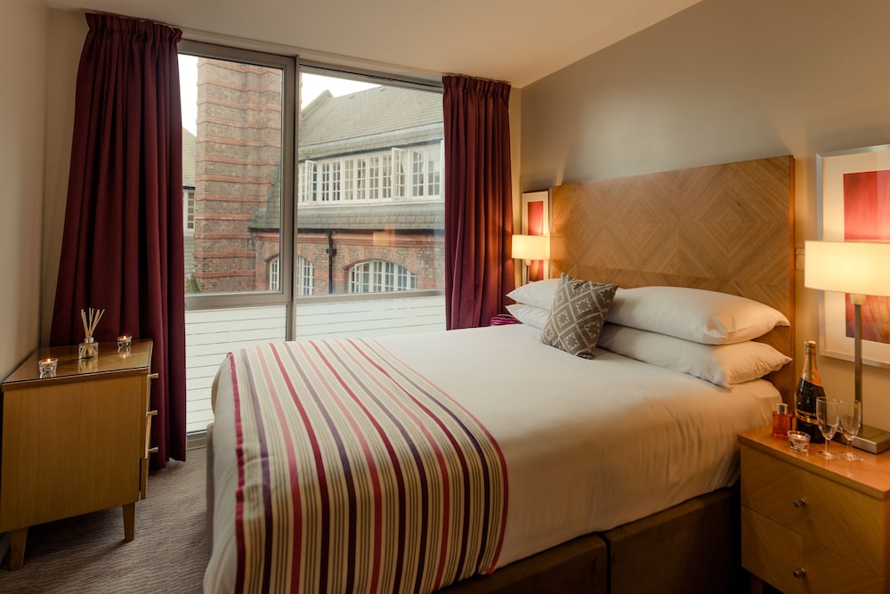 Premier Suites Liverpool 27/58