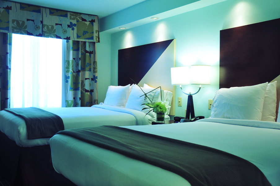 Holiday Inn Express Hotel And Suites Norfolk Airport 11/60