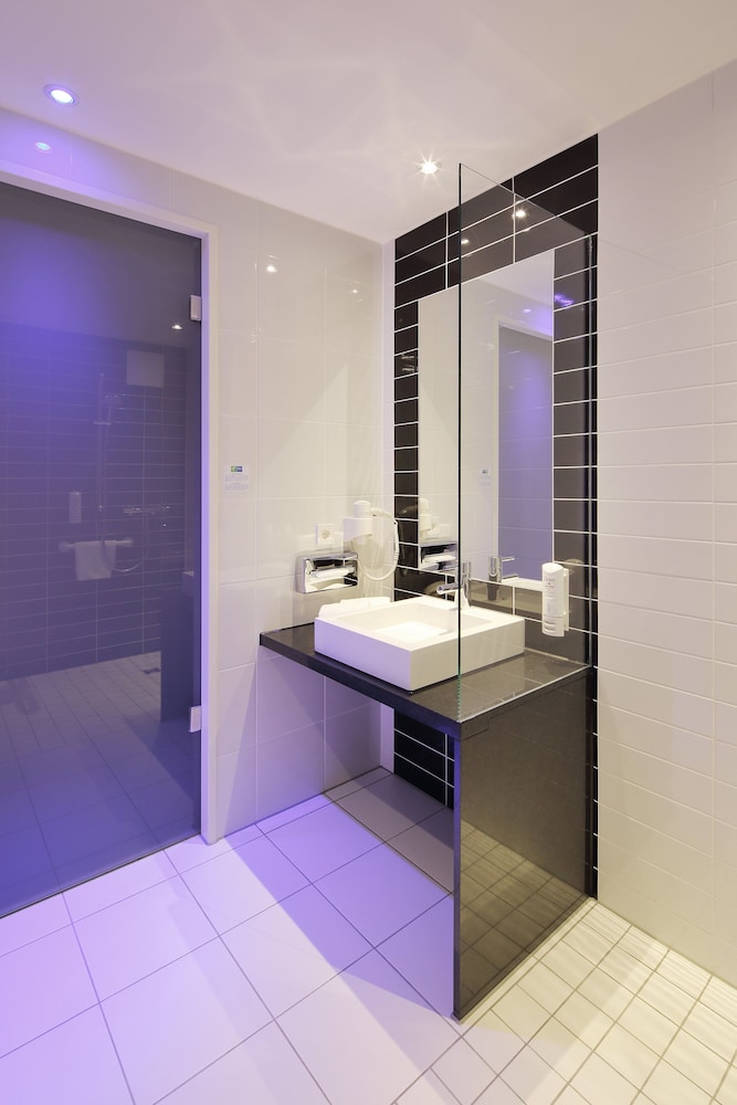Holiday Inn Express Friedrichshafen 36/76