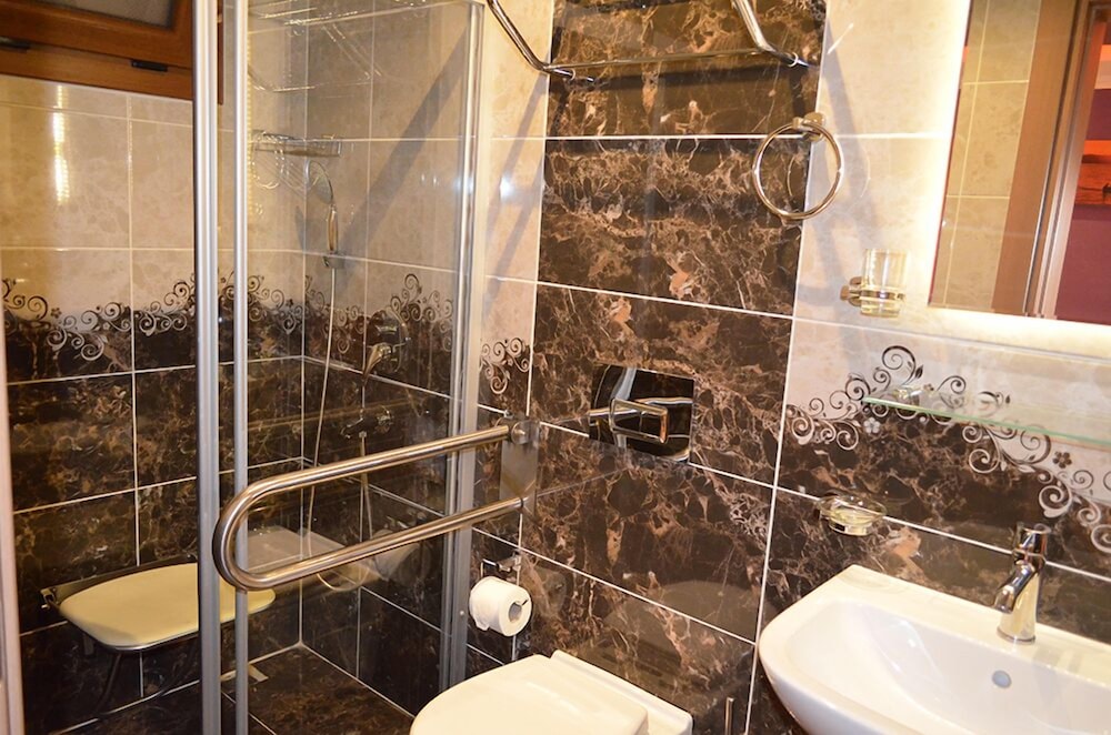 Kayi Hotel 38/44