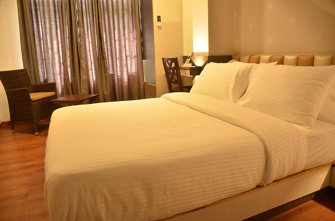 Hotel Aura 5/23