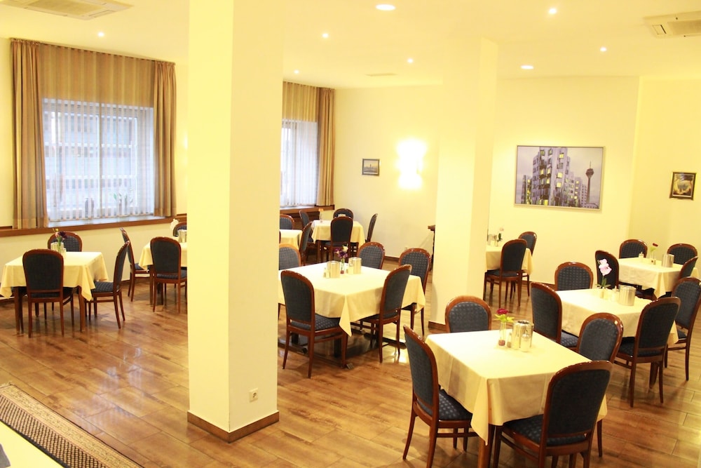 HOTEL WEIDENHOF 38/47