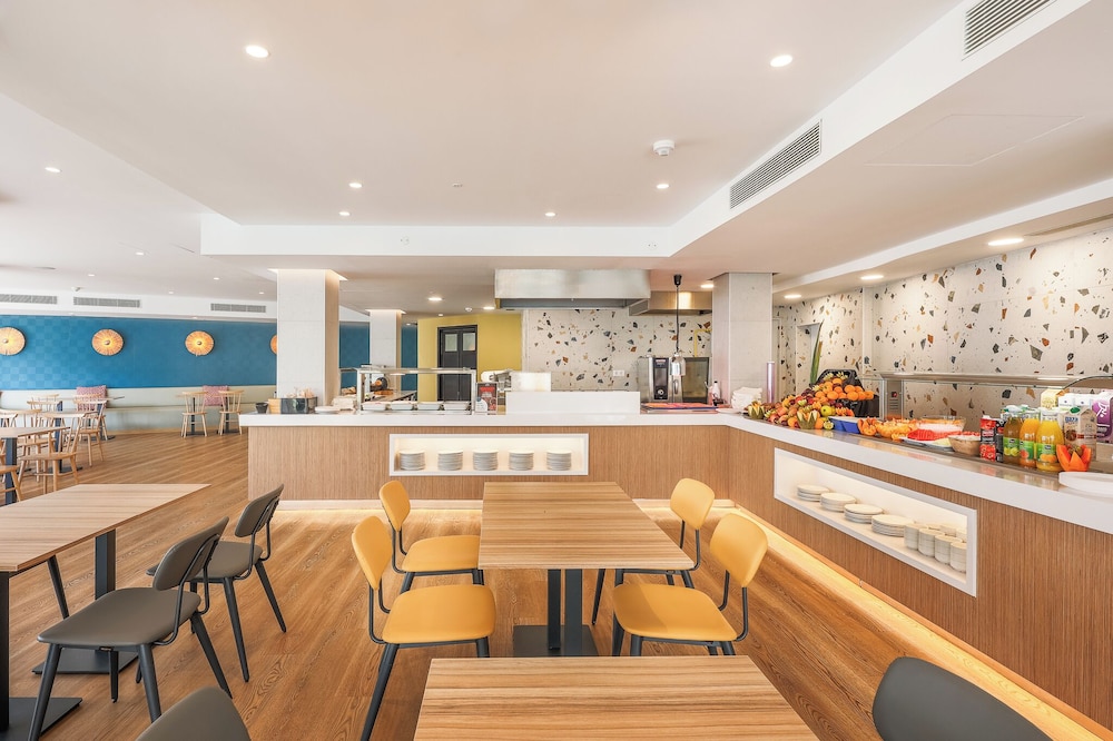 Hotel LIVVO Koala Garden 50/66