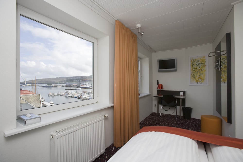 Medium, Queen Bed, Sea View