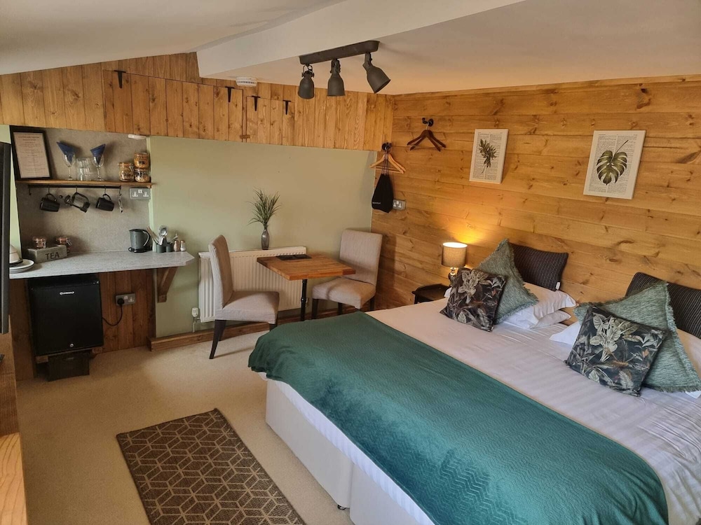 Monkton Court Hotel 18/50