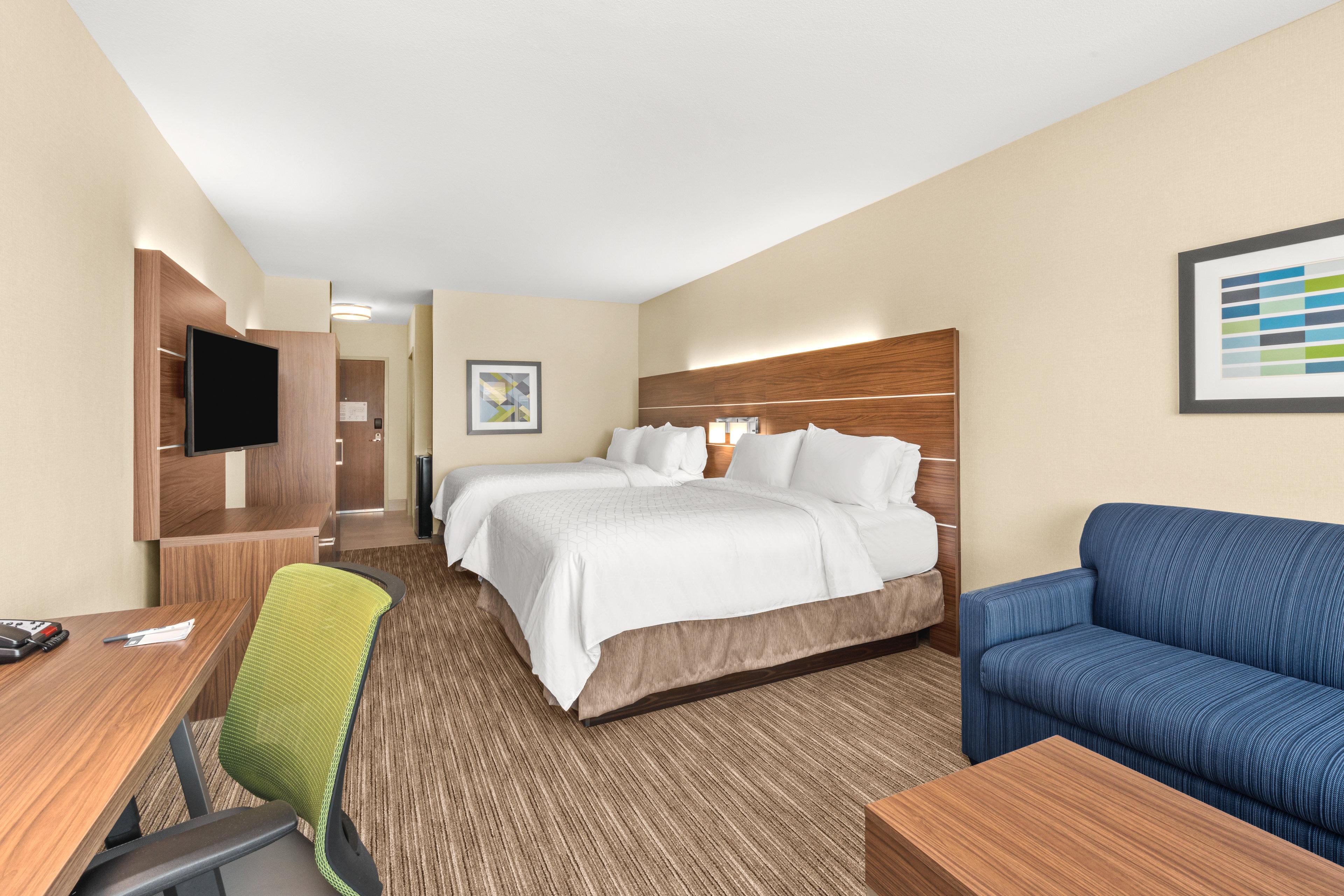 جناح بسرير كوين لذوي الإعاقة، Holiday Inn Express & Suites Suisun City 3/4
