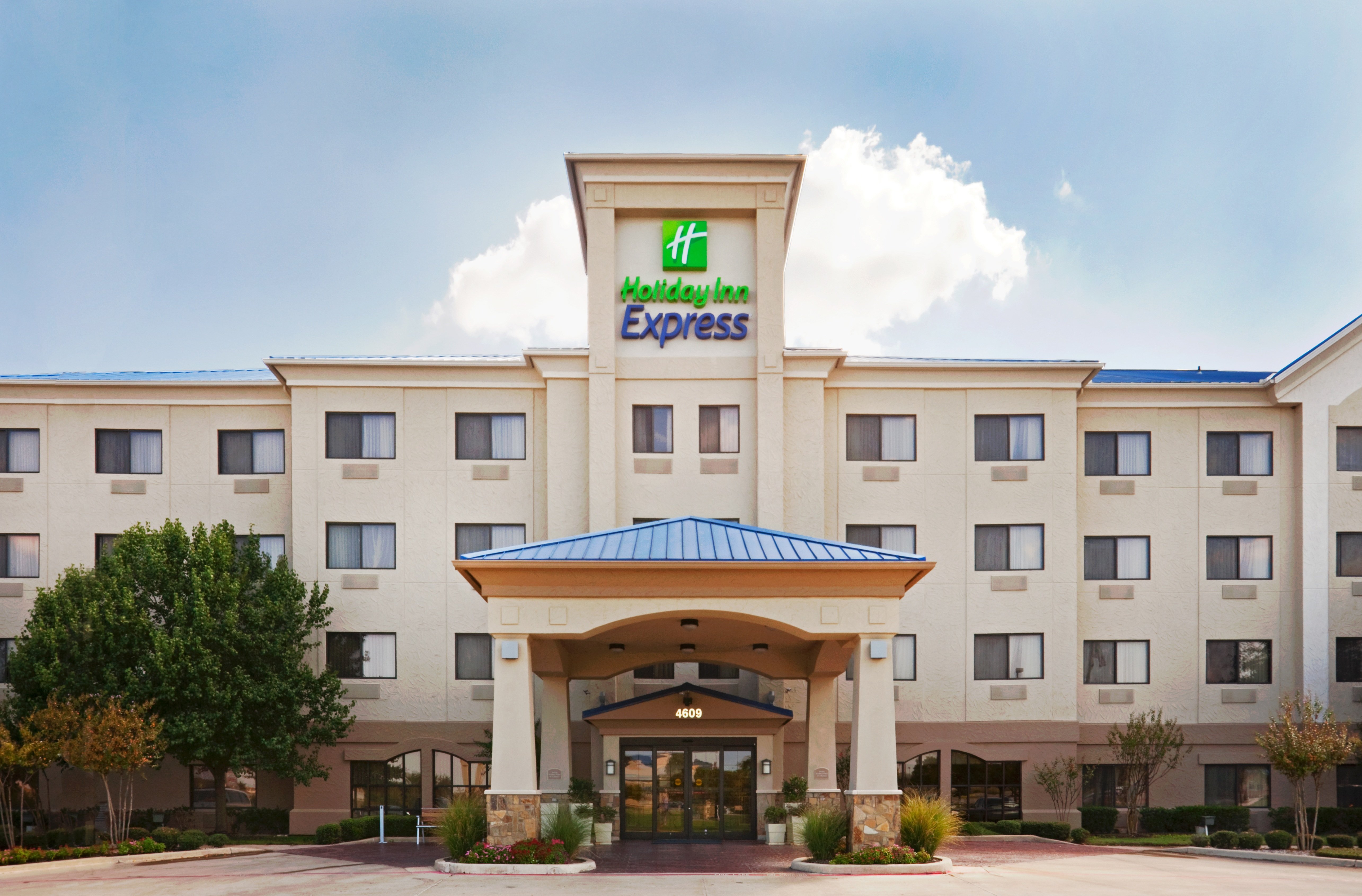 Holiday Inn Express Hotel And Suites Fort Worth Southwest I 20 8/56
